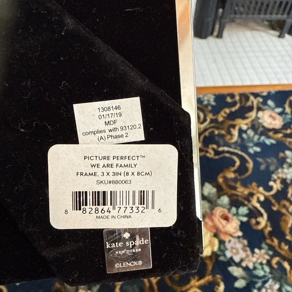 Kate Spade We are Fsmily Engraved photo frame.‎ NWT- never used